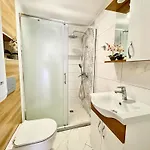 Charm 3 *