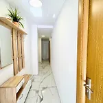 Apartment Charm 3 Warna